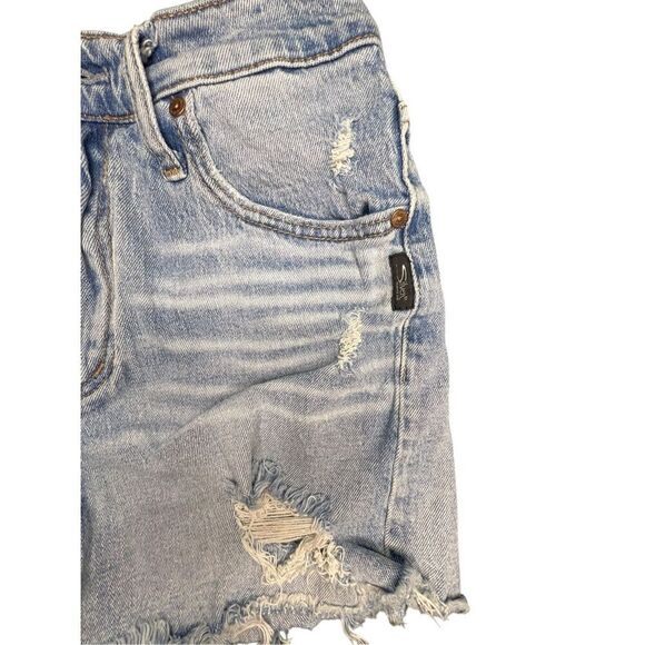 Silver Jeans Light Wash High Rise Distressed Cut Off Denim Shorts - Picture 2 of 6